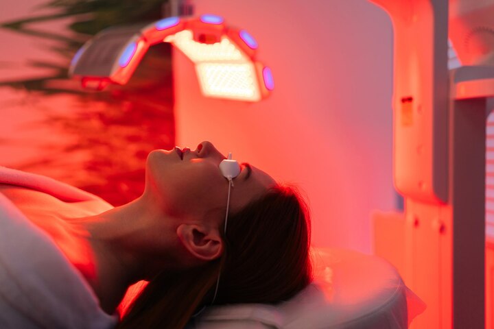 closeup-female-patient-undergoes-red-led-light-rlt-therapy-skin-rejuvenation-modern_482921-13597